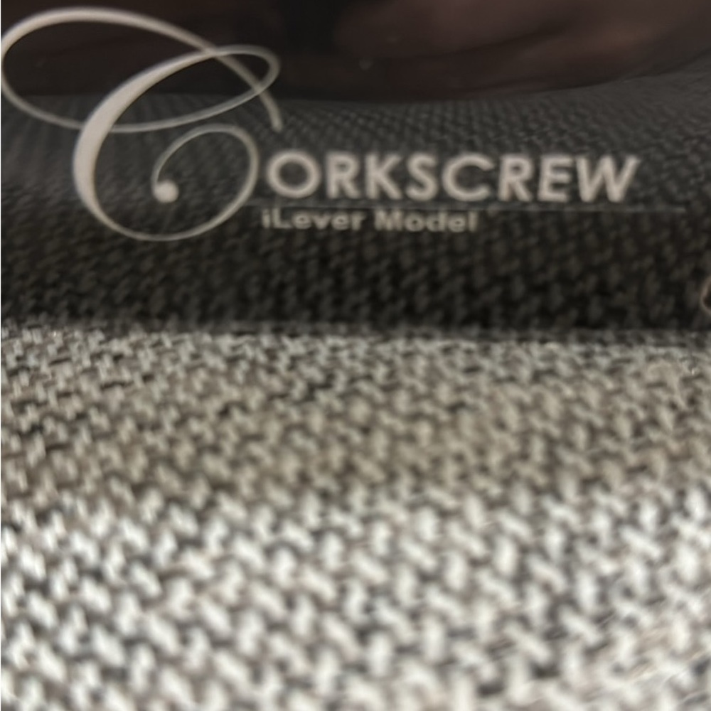 Red corkscrew - Picture 2 of 3